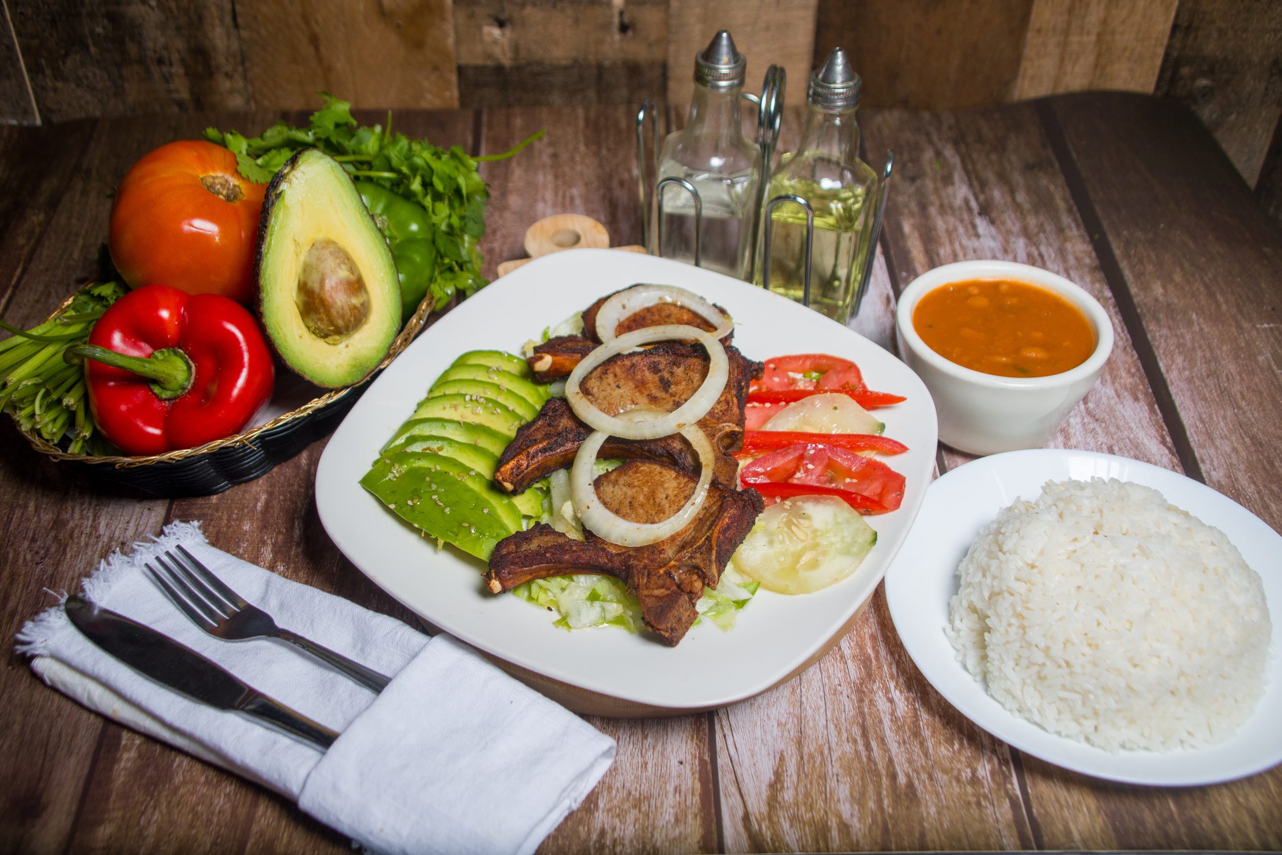 Chuleta Frita Encebollada / Fried Pork Chop w/ Onion